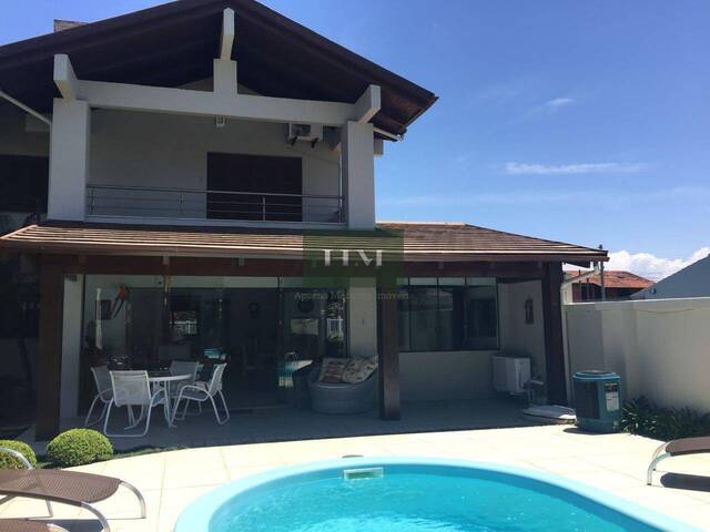 #160 - Casa fora de condomínio para Venda em Xangri-lá - RS