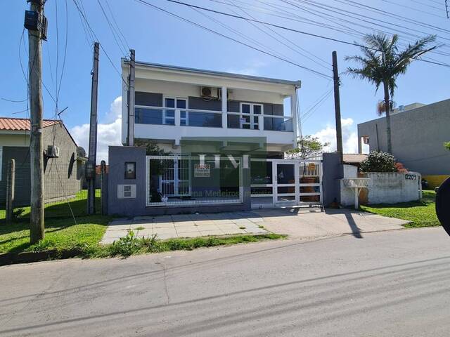 #140 - Casa fora de condomínio para Venda em Xangri-lá - RS