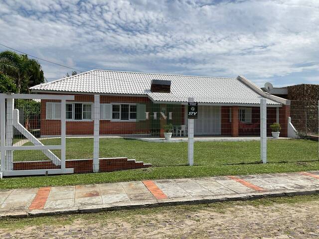 #152 - Casa fora de condomínio para Venda em Xangri-lá - RS