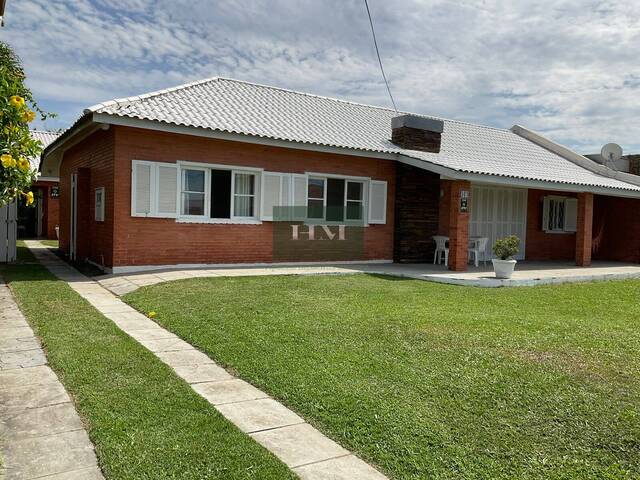 #152 - Casa fora de condomínio para Venda em Xangri-lá - RS