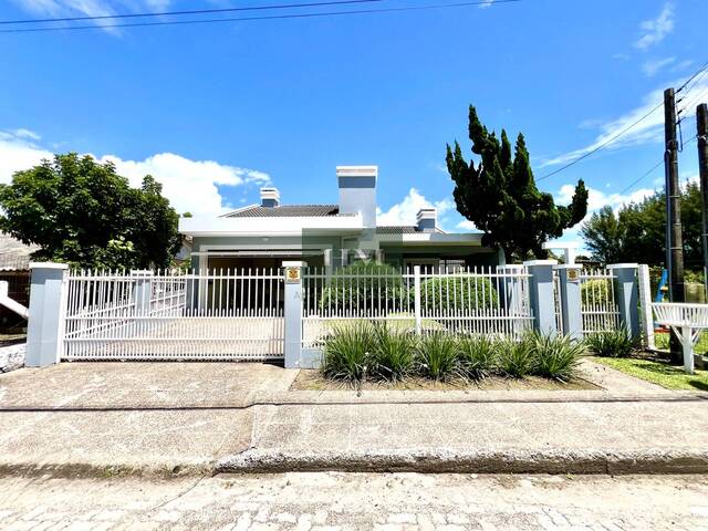 #582 - Casa fora de condomínio para Venda em Capão da Canoa - RS - 1